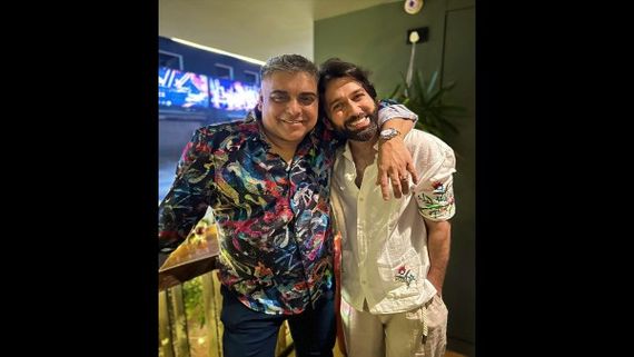 Bade Achhe Lagte Hain’s Nakuul Mehta Meets Original Ram Kapoor, Navya Nanda's Comment Takes The Cake