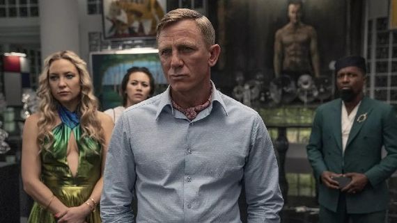 Glass Onion: A Knives Out Mystery Review: Daniel Craig Outshines In This Intriguing Mystery Drama