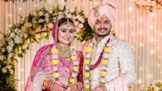 Television’s Mamaji aka Paritosh Tripathi Ties The Knot With Meenakshi; Shares Beautiful Pics From His Wedding