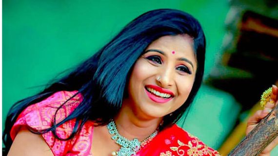 'Ramulo Ramula' & 'Saranga Dariya' Fame Mangli Hikes Her Remuneration, Amount Will Shock You!