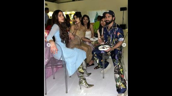 PICS: Ajay Devgn & Kajol's Daughter Nysa Devgan Sizzles in A Shimmery Gold-Toned Off-Shoulder Outfit