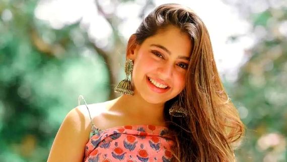 Niti Taylor's Fans Call Her ‘Sabse Anmol' As She Poses With Her ‘Do Anmol Ratan', Find Out Who They Are