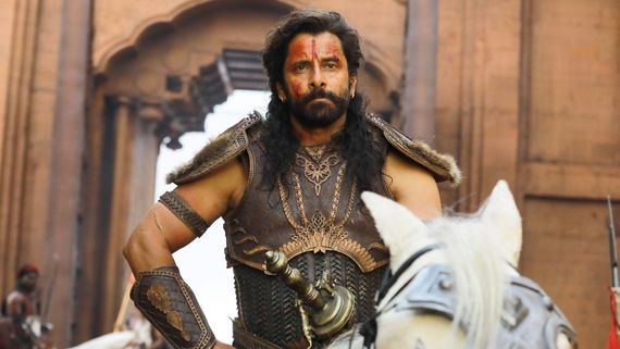 Ponniyin Selvan 2 Review: Aishwarya Rai Bachchan, Chiyaan Vikram Steal The Show
