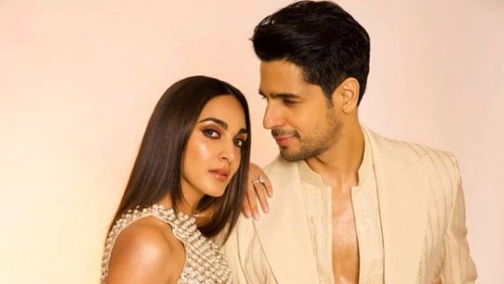 Fans Scream ‘Nazar Na Lage' As Sidharth Malhotra Is Seen Lost In Wifey Kiara Advani's Beauty. Check Out Pics