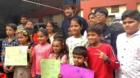 Shalin Bhanot Hosts NGO Kids On Bekaboo Sets, Saami Saami Dance Video Goes Viral