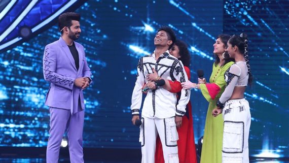 India's Best Dancer 3 FIRST Elimination: Contestant's Mom Gives SPECIAL Surprise On Set, Makes Him Emotional