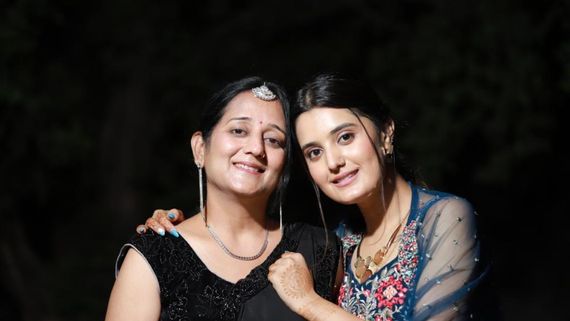 Mother's Day 2023: Ajooni's Ayushi Khurana Pens Beautiful Note For Her Mother; Calls Her 'An Inspiration'