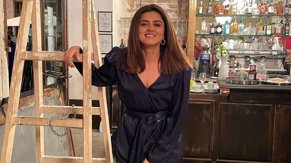 These UNSEEN PICS Of Ridhi Dogra From Badtameez Dil Set Are Treat To Sore Eyes