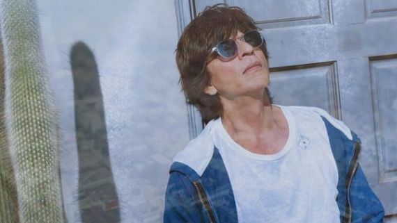 Ask SRK: Shah Rukh Khan CLEVERLY Reacts To A Fan’s Question Who Asked, If He Has Quit Smoking