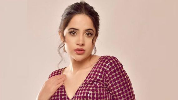 Urfi Javed Comes Out In Support Of 95 Year Old Drummer; Assured Him To Fulfill His Basic Needs Every Month