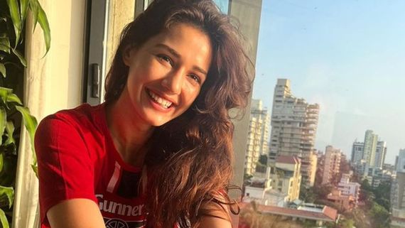 Disha Patani Sets Temperature Soaring In BUSTY Black Nightwear, Flaunts Toned Legs; Check Out Her SULTRY Pics