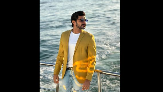 8000+ Overwhelmed Fans Gather to Witness Shreeman Legend's Unprecedented Meet and Greet