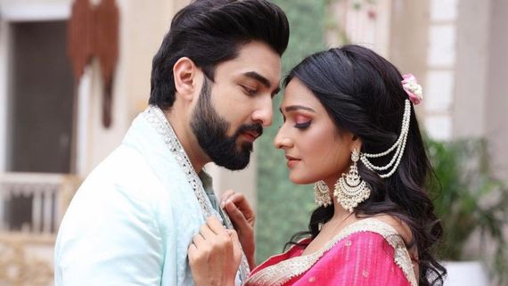 Bhagya Lakshmi: Lakshmi Calls Off Wedding With Vikrant, Decides To Leave Oberoi House