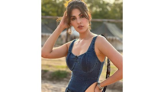 Roadies 19: Ex-Contestant Sachin Sharma Hails Rhea Chakraborty; Calls her ‘One Hell Of A Woman’