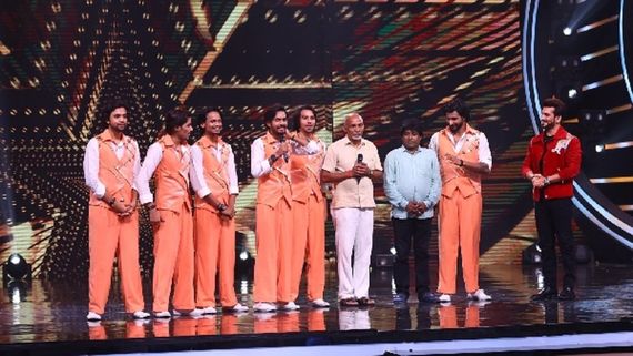 Shilpa Shetty Kundra Is Moved To Tears As Awaara Crew Bonds With Their Fathers On India's Got Talent