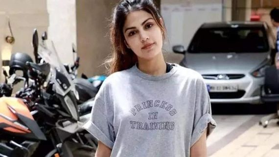 Rhea Chakraborty And Her Thought Provoking T-Shirts Never Fail To Leave An Everlasting Impact On  Fans