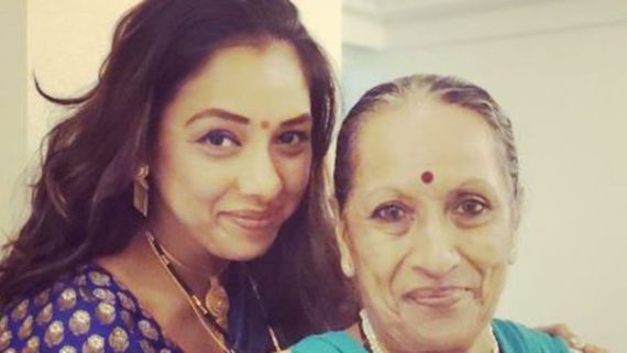 Anupamaa Star Rupali Ganguly Had A Special Visitor Who Came To Cheer Her At SPA 2023