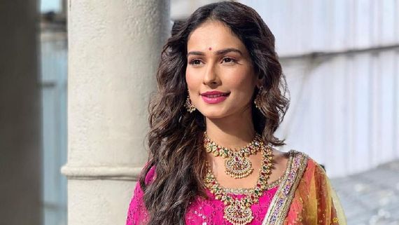 Actress Aneri Vajani to have a special puja at home for Dussehra 2023, talks about her Traditional Values  