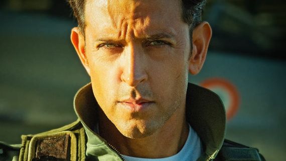 Fighter: Hrithik Roshan Drops New Poster As Squadron Leader Shamsher Pathania Out. Fans Gush Over His Jawline