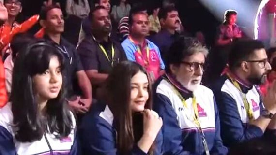 Abhishek Bachchan, Aishwarya Rai Come Together To Cheer Former's Kabaddi Team; Netizens Say: Jhagda Khatam