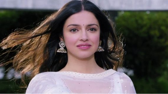 Is Divya Khosla Kumar Dropping Hints About Bagging A Telugu-Hindi Film?