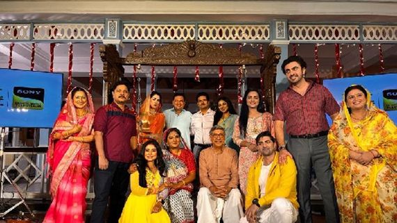 Mehndi Wala Ghar Twist: Janaki Maa To Allow Manoj & Others To Stay- Written Update January 31