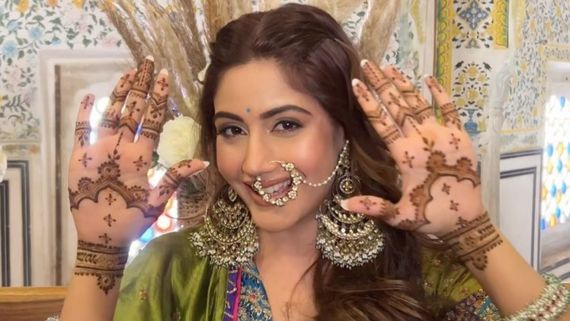 Surbhi Chandna Wedding: Ishqbaaaz Actress Flaunts Mehendi, Can You Spot Groom Karan Sharma's Name? VIRAL VIDEO
