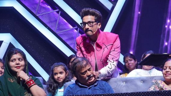 Superstar Singer 3 New Episode: Haarsh Limbachiyaa's Stylish Makeover To Contestant Rajdeep Ghosh’s Father
