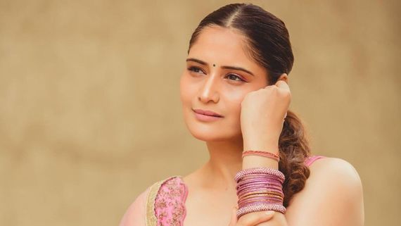 Is Arti Singh Engaged? Bigg Boss 13 Star's Recent Post Flaunting A Diamond Ring Sparks Engagement Rumours