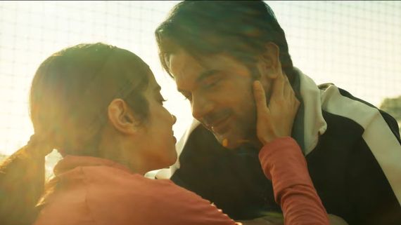 Mr. & Mrs. Mahi Trailer Twitter Review: Janhvi Kapoor-Rajkumar Rao Starrer Gives Fans Chills, WATCH Video