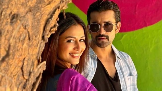 10:29 Ki Aakhri Dastak Cast: Aayushi Bhave On Reuniting With Rajveer Singh, Says 'It Is A Hattrick'