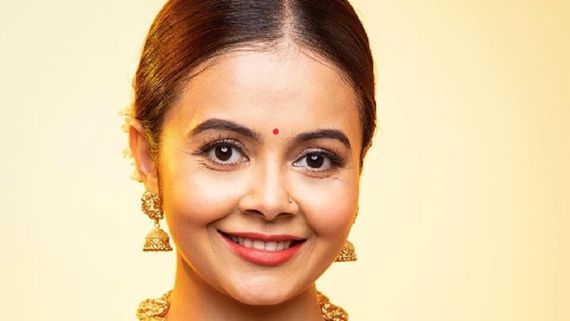 Chhathi Maiyya Ki Bitiya: Devoleena Bhattacharjee Captures Spirituality As Chhathi Maiyya In Sun Neo's Show