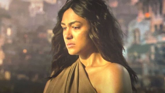 Kalki 2898 AD: Fans Hail Mrunal Thakur's Cameo In Amitabh-Prabhas Starrer; 'In Logon Ne Bhi Croro Liye?'