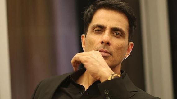 Sonu Sood Shares A Heartwarming Video On Friendship & It Wins Hearts