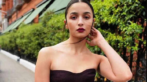 Alpha Alia Bhatt Snapped Shooting For Her YRF Spy Universe Film! 