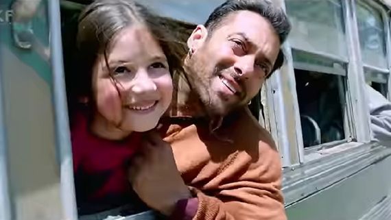 Bajrangi Bhaijaan Turns 9: Makers Unveil Sweet BTS Moments From Salman Khan & Kareena Kapoor's Film; WATCH