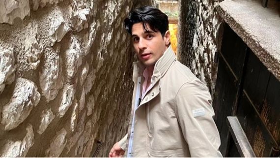 Sidharth Malhotra Reacts After Fan Page Duped Of Rs. 50 Lakhs In His Name, “Exercise Caution When Dealing..”