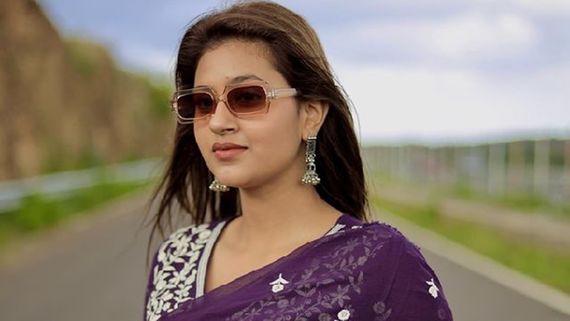 Anjali Arora Celebrates Success Of Her New Venture In A Special Way; Feeds Unprivileged In City