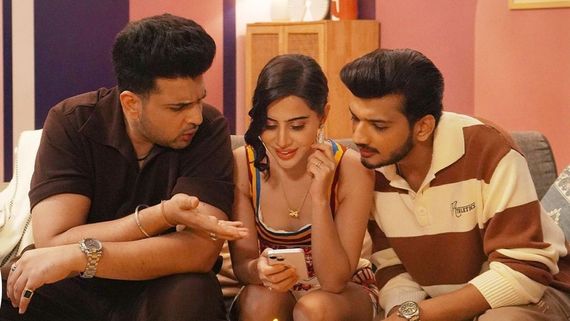 Follow Kar Lo Yaar X Review: Uorfi Javed Dubbed India's Kim Kardashian, Fans Say 'Entertaining To Hai'