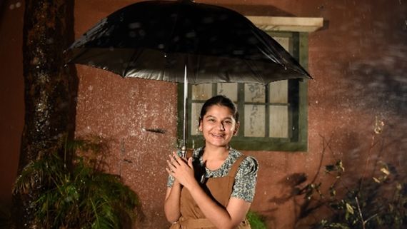 Yeh Meri Family S4 star Hetal Gada Reveals She Likes To Listen To Anuv Jain’s Songs To Unwind On Rainy Day