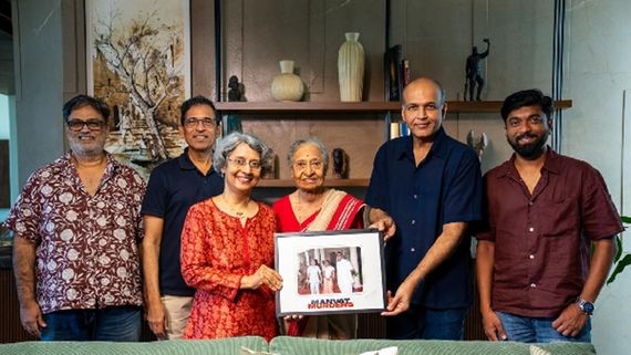 Manvat Murders Team Honours Legacy: Ashutosh Gowariker, Ashish Bende, And Girish Visit The Kulkarni Family