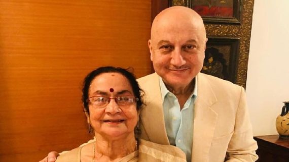 The Signature: Anupam Kher Recalls Feeling Helpless When His Mom Was Detected COVID Positive- EXCLUSIVE