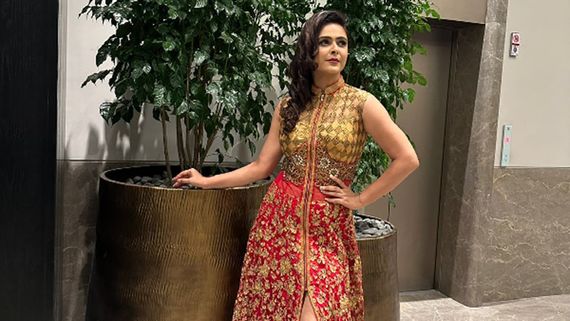 Bihar Couture Runway: Madhurima Tuli Turns Showstopper For Prashanth Majumdar Channelling Inner Madhubala