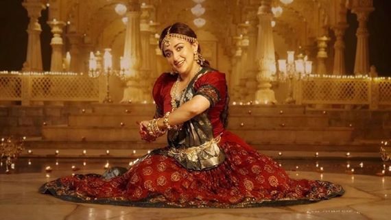 Monali Thakur's 'Haalo Haalo' Celebrates Diwali As Festive Anthem, Marks Her First Appearance In Music Video