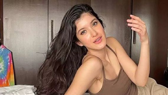 Shanaya Kapoor Set To Make Debut Opposite THIS Bollywood Actor After KJo's Bedhadak Shelved, DEETS