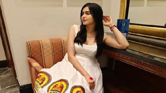 Adah Sharma Wears Hand-Painted Dress Gifted By Fan At Award Ceremony- PIC