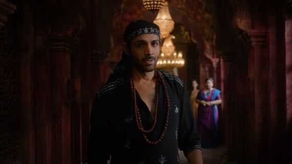 Bhool Bhulaiyaa 3 Overseas Review: Kartik Aaryan’s Horror Comedy Is A Solid Entertainer But It Is A….