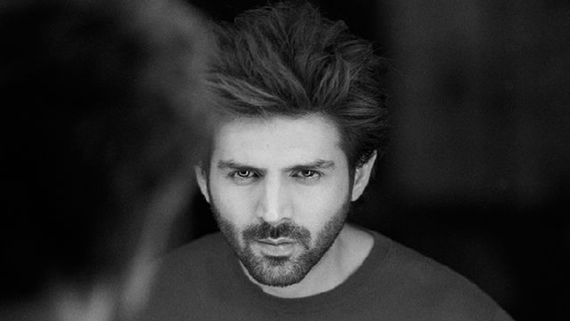 Kartik Aaryan's Surprise Theatre Visit In Banaras. Actor Celebrates Bhool Bhulaiyaa 3's Box Office Success