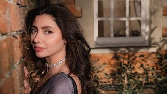 Pakistani Actress Mahira Khan Dances On Do Patti's Raanjhan. Producer Kanika Dhillon's Reaction Is Unmissable 