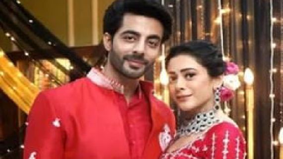 ITA Awards 2024: Jhanak Stars Hiba Nawab and Krushal Ahuja Skip Posing Together Tension Brewing Between Them?